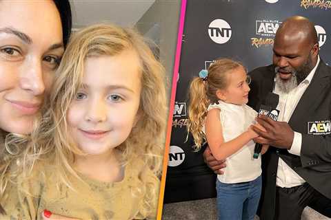 Watch Brie Bella’s Daughter Turn Into a Red Carpet REPORTER!