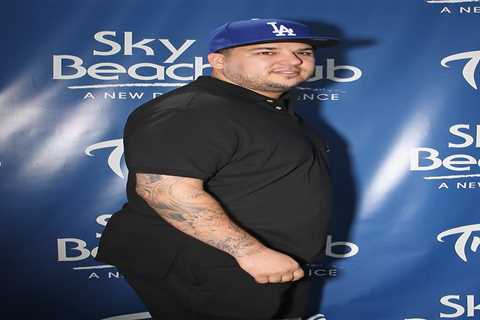 Blac Chyna ripped for pocket watching & fighting Rob Kardashian in nasty lawsuit instead of..