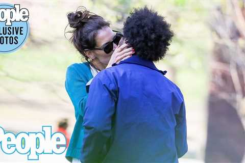 Katie Holmes Seen Kissing, Holding Hands with Musician Bobby Wooten III | PEOPLE