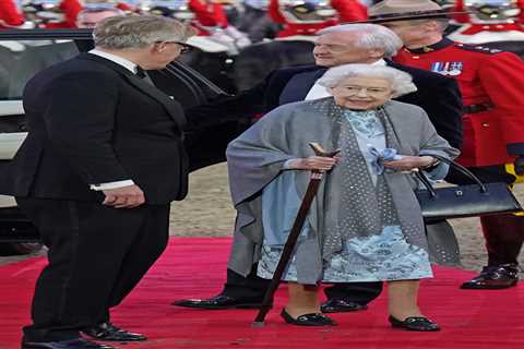 Queen raises nation’s spirits with Platinum Jubilee appearance – as Tom Cruise and Helen Mirren..