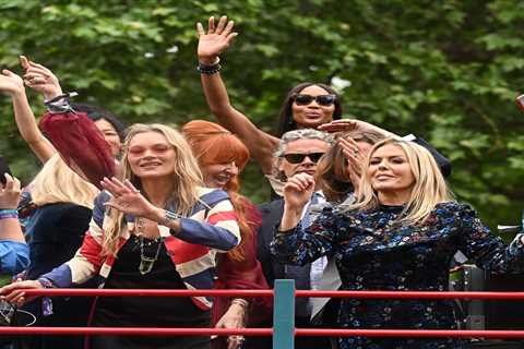 Celebrities take centre stage on open-top busses to celebrate Queen’s Jubilee