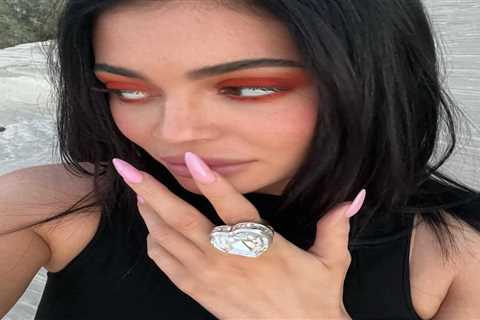 Kardashian fans go wild over Kylie Jenner’s massive RING in new ‘unedited’ photo