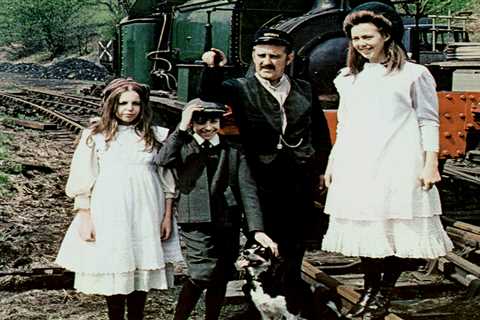 Where original cast of The Railway Children are now – from naked photo row to mental breakdown due..