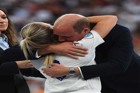 Emotional Prince William hugs sobbing England heroes after Lionesses’ Euro 2022 final win over..
