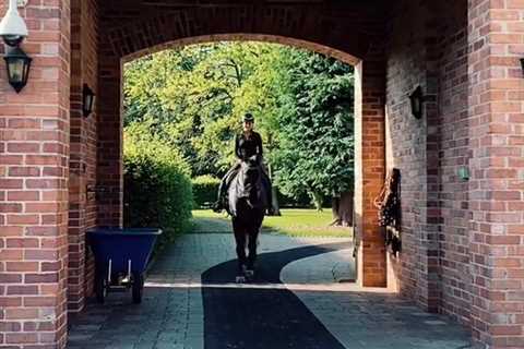 Gemma Owen shows off incredible home stables as she goes out for first horse ride after villa