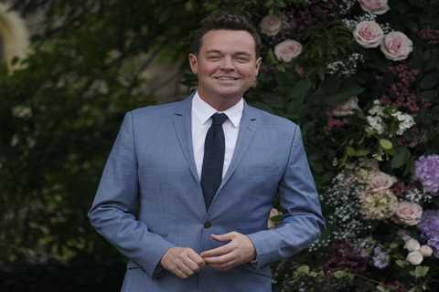 Stephen Mulhern sets his sights on Phillip Schofield’s Dancing On Ice job after taking over when..