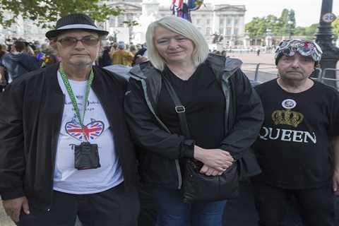 We’re camping for 10 DAYS outside Buckingham Palace so we get the best view of the Queen’s coffin…..