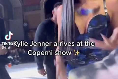 Kylie Jenner mocked by fans for ’embarrassing’ moment caught on video during star’s Paris Fashion..