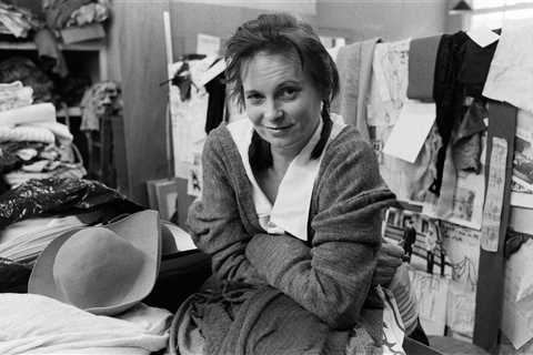 Designer Vivienne Westwood Dies at 81