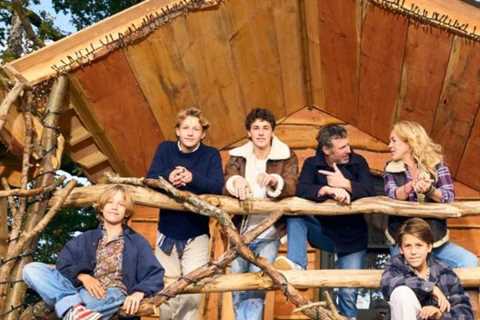 Channel 4 property guru Sarah Beeny could be forced to tear down treehouse that featured in New..