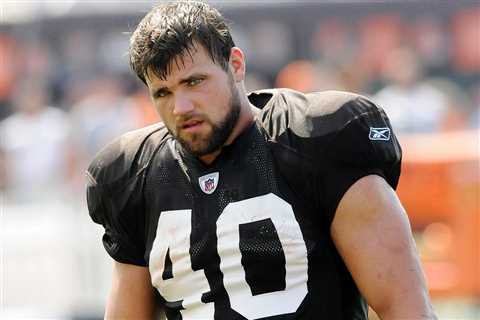 Former NFL running back Peyton Hillis in intensive care after saving kids from drowning