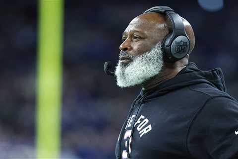 Lovie Smith fired by Texans after one season