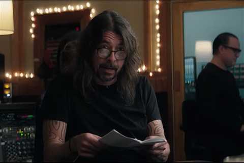 Dave Grohl to Star in Crown Royal Super Bowl Commercial