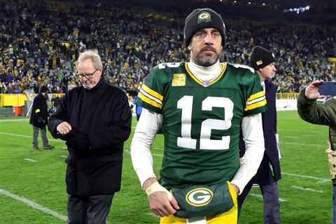 Make up your mind already, Aaron Rodgers