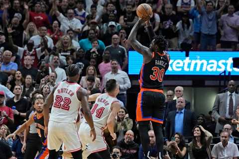 Knicks’ Julius Randle bowled over Tom Thibodeau after hitting game-winner