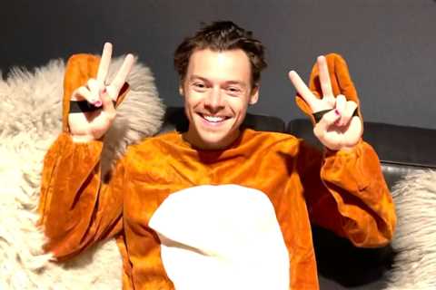 Harry Styles Makes Cameo in Jenny Lewis’ New Music Video Dressed as a Puppy: Watch