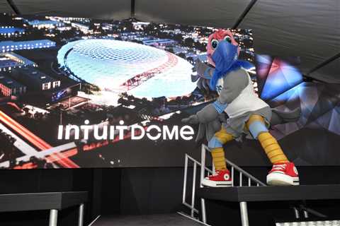 Steve Ballmer super excited by all the toilets at Clippers’ new arena