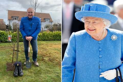 Football legend Terry Butcher pays tribute to the Queen as one million people plant trees in Her..