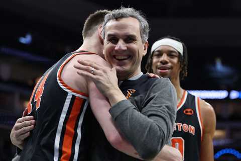 This isn’t first time Princeton coach has made NCAA tourney history