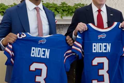 Damar Hamlin tells Joe Biden he will return to NFL in White House meeting