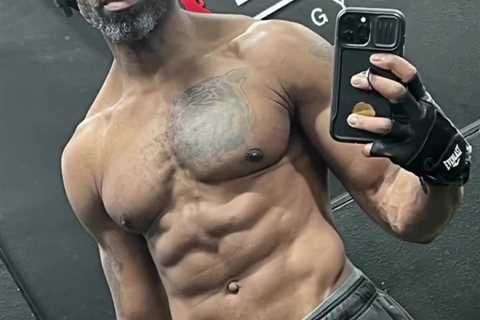 Casualty’s Charles Venn, 49, stuns fans with extremely ripped physique in sweaty gym selfie