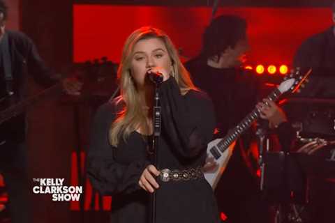 Kelly Clarkson Gets Patriotic for Rocking ‘American Woman’ Cover: Watch