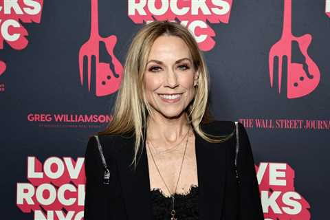 Sheryl Crow Reacts to Rock Hall Induction Alongside the ‘Uniquely Divine’ Willie Nelson