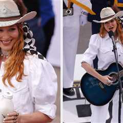 People Are Really, Really Mad About Jewel's National Anthem Performance: The National Anthem Should ..