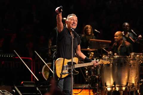 Bruce Springsteen Took a Tumble During His Amsterdam Concert