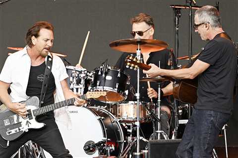 Could Pearl Jam's New Album Sound More Like Pop Music?