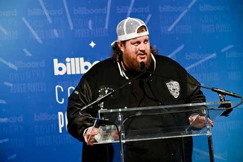 Ernest Presents Jelly Roll With Breakthrough Artist Of The Year Award at Billboard’s 2023 Country..