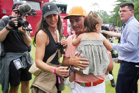 Rickie Fowler has heartwarming moment with wife Allison Stokke, daughter Maya after Rocket Mortgage ..