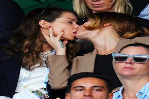 Cara Delevingne kisses her girlfriend at Wimbledon after she hits back over ‘rude’ Silverstone..