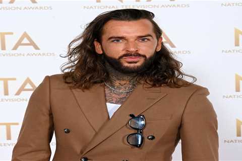 Explosive Towie feud reignited as unearthed clip sees Pete Wicks brands ex co-stars ‘d******ds’