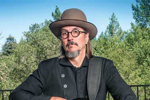 Les Claypool Reflects on His Career & All Star Collaborations: ‘I’ve Been Very Fortunate’