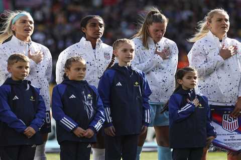 USWNT largely silent during World Cup national anthem — again