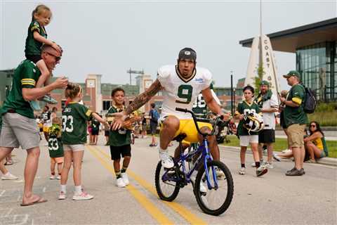 Packers booted intruder with fake credential from practice