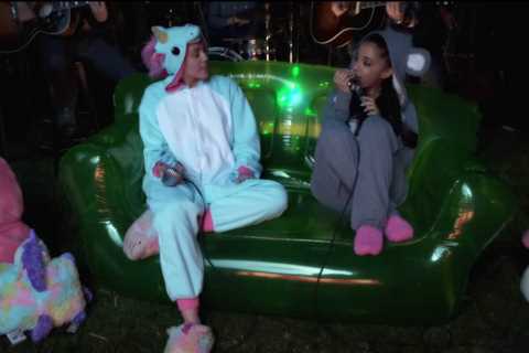 Ariana Grande & Miley Cyrus Look Back on Their Flirty ‘Don’t Dream It’s Over’ Duet: ‘Love..