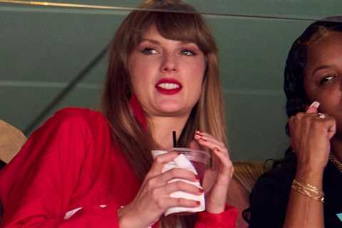The Funniest Part About Taylor Swift At That Football Game Was This Picture Of Her Eating Seemingly ..