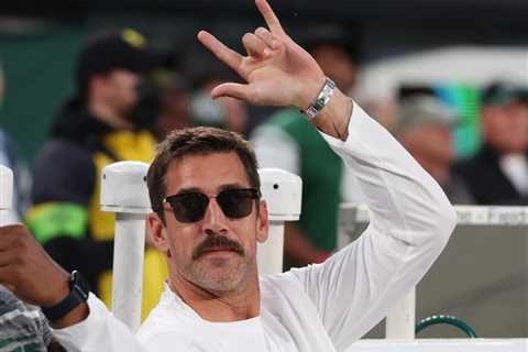 Aaron Rodgers adds caveat to ambitious Jets return goal