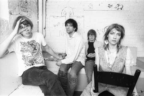 Former Sonic Youth Guitarist Thurston Moore Cancels U.S. Book Tour Due to ‘Debilitating’..