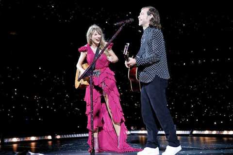 Aaron Dessner Calls Taylor Swift ‘One of the Greatest Songwriters of All Time’