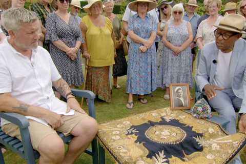 Antiques Roadshow Guest Stunned by Value of Old Tea Cosy and Table Cloth