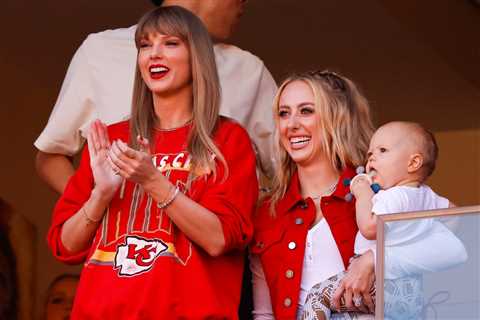 Taylor Swift lands in Kansas City before Travis Kelce’s Chiefs game vs. Bills