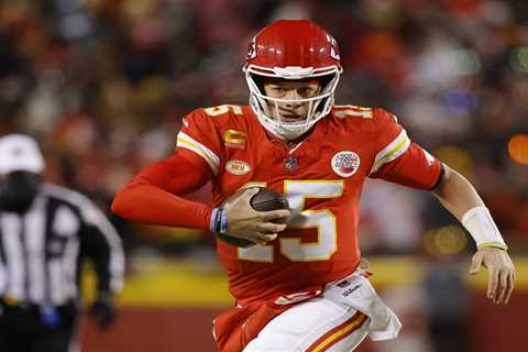 Chiefs put Dolphins on ice to capture frigid wild-card victory