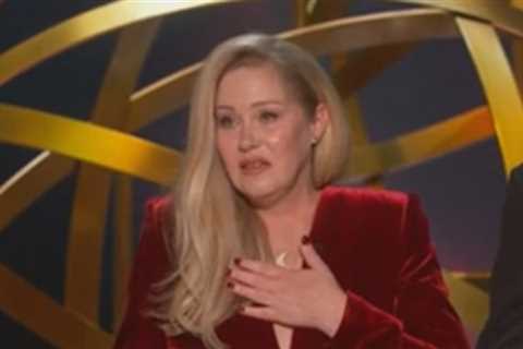 Christina Applegate Gets Standing Ovation at Emmys, Jokes About MS
