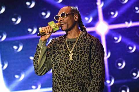 Snoop Dogg Claims OnlyFans Said He Could Make $100 Million For Showing His Kibble and Bits