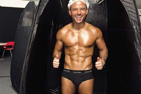Dancing on Ice’s Ryan Thomas sends fans wild as he shows off incredible body in tiny pants