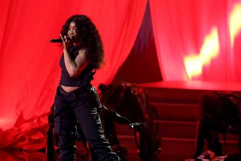 SZA Debuts New Track ‘Saturn’ in Mastercard Ad During 2024 Grammys: Watch