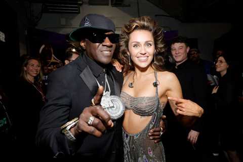 Watch Miley Cyrus Remind Flavor Flav That He Used to Mix Her Up With Gwen Stefani